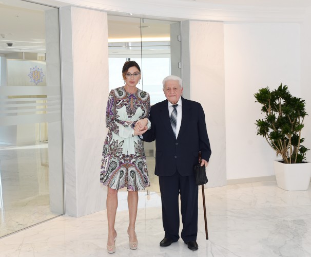 Mehriban Əliyeva xalq artisti Əlibaba Məmmədovla görüşüb - FOTO