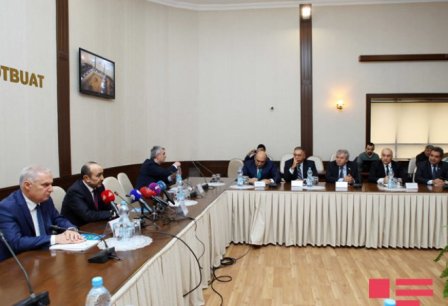Bakıda iqtidar-müxalifət dialoqu başladı: Əli Həsənov bəzi detalları AÇIQLADI