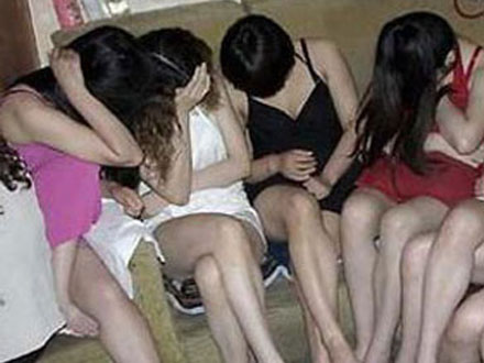 Azərbaycanda əxlaqsızlıq yuvası saxlayan qadın tutulub