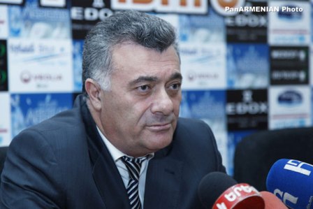 Erməni deputat: “Sərkisyan-Tsarukyan görüşü qanuni oğruların “sxodkası”na bənzəyir” 