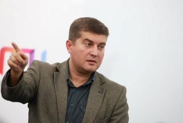 Erkin Qədirli Razi Nurullayevi tənqid etdi