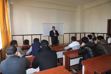 Seymur Verdizadə tələbə-jurnalistlərə mühazirə oxuyub - FOTO