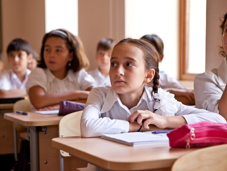 Azərbaycanda məktəblilərin yaz tətili günlərində dəyişiklik edilib 