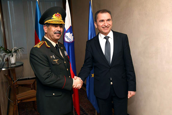Azərbaycan və Sloveniya müdafiə nazirləri görüşdülər