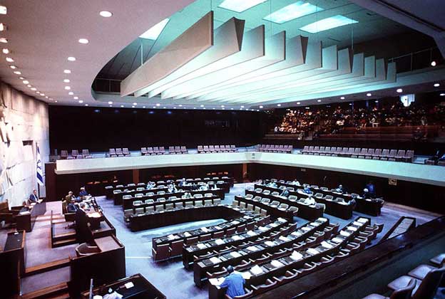 İsraildə növbədənkənar parlament seçkiləri keçirilir