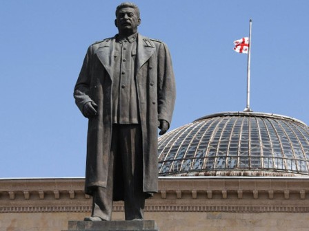 Rusiyada Stalinin heykəlləri bərpa olunur