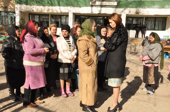 Qənirə Paşayeva seçicilərinə söz verdi - FOTOLAR