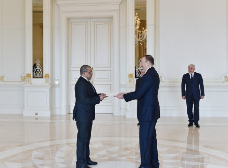 Prezident yeni səfirlərin etimadnaməsini qəbul edib - FOTOLAR