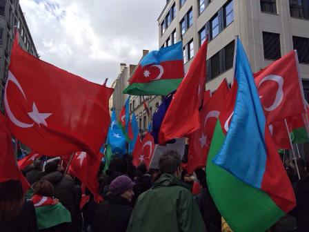 Azərbaycan və Türk diaspor təşkilatları Brüsseldə aksiya keçirdilər - FOTOLAR