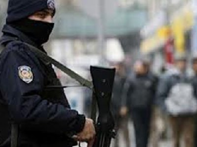 İstanbulda polis məntəqəsinə silahlı hücum