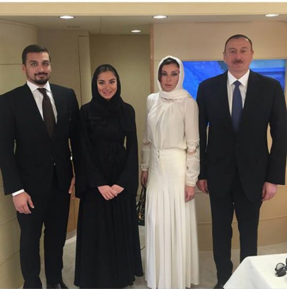 İlham Əliyev ailəsilə birgə ümrə ziyarətində - FOTO