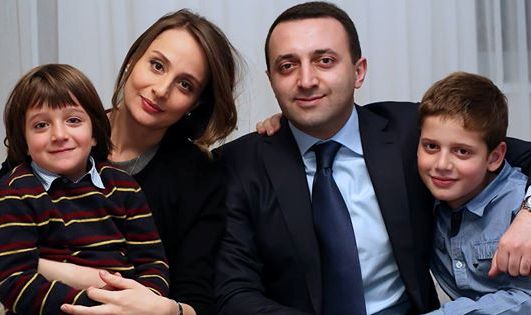  Gürcüstanın baş naziri 3-cü dəfə ata oldu