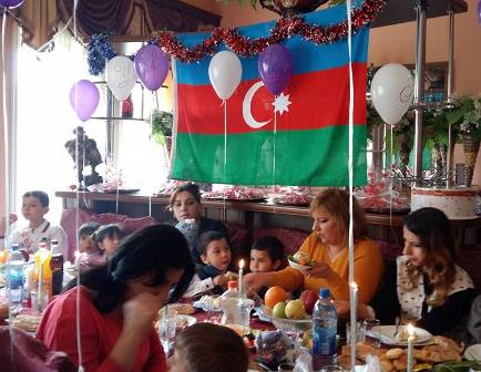 Bakıda eyni vaxtda 20 uşağa kiçik toy mərasimi keçirilib