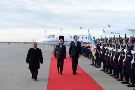 Serbiyanın baş naziri Azərbaycandadır 