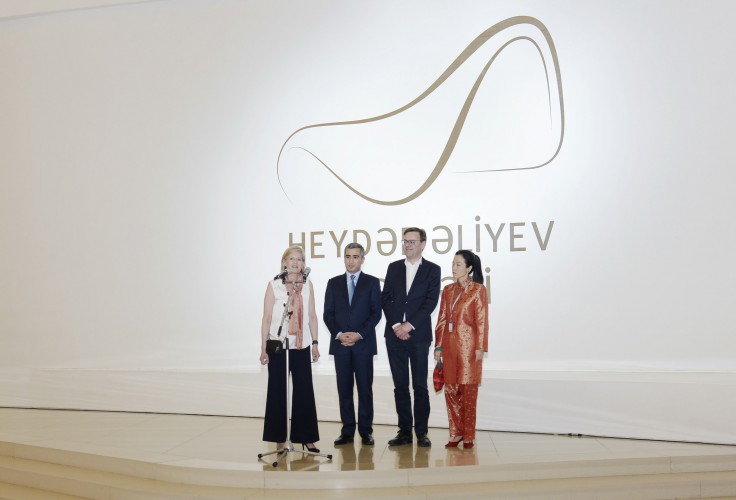 Heydər Əliyev Mərkəzində məşhur belçikalı rəssam Vim Delvuanın fərdi sərgisi açılıb