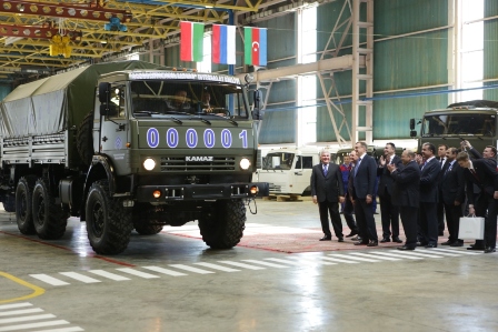 Azərbaycanda ilk dəfə "KAMAZ" avtomobili buraxıldı - FOTOLAR