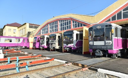İlham Əliyev yeni metro qatarlarına baxıb - FOTOLAR