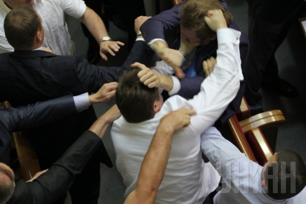 Deputatlar dava saldılar