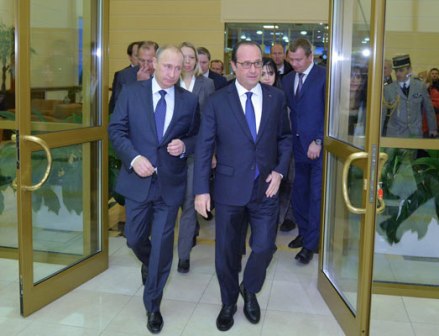 Fransa və Rusiya prezidentləri ermənilərin qondarma abidəsini ziyarət etdilər