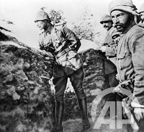 259 gün səngərdə əsgərləriylə birgə döyüşən dev ordunun KOMANDANI