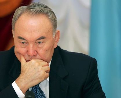 Nazarbayev prezident seçildiyinə görə üzr istədi: "Mən heç nə edə bilmərəm"