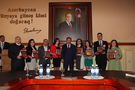 Abel Məhərrəmov baş redaktorları mükafatlandırdı - FOTOLAR 