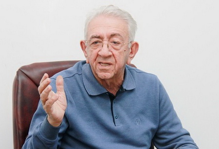Sabiq dövlət müşaviri Vəfa Quluzadə vəfat etdi