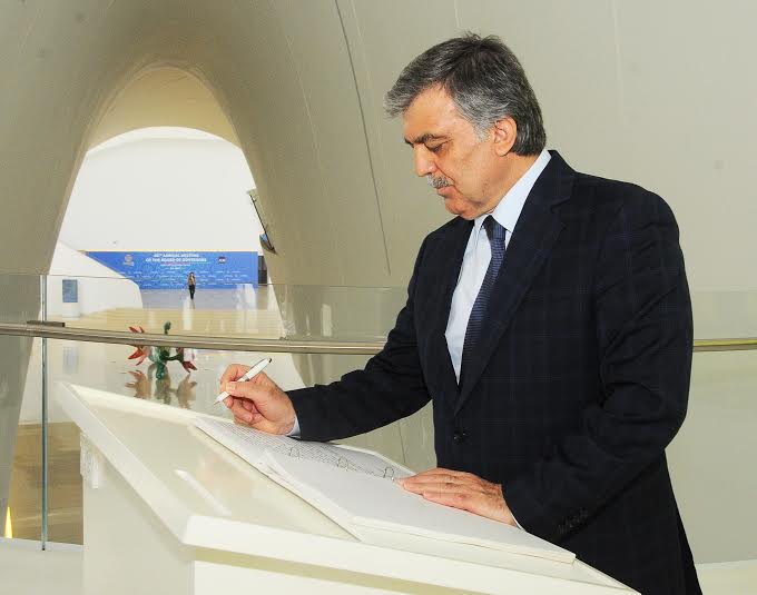 Abdulla Gül Heydər Əliyev Mərkəzində olub