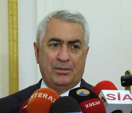 Cavid Qurbanov sənədsiz evlərdən danışdı