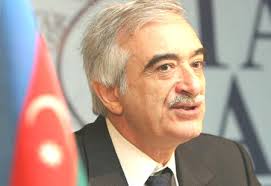 Polad Bülbüloğlu Nobel mükafatçısına Qızıl medal təqdim edib