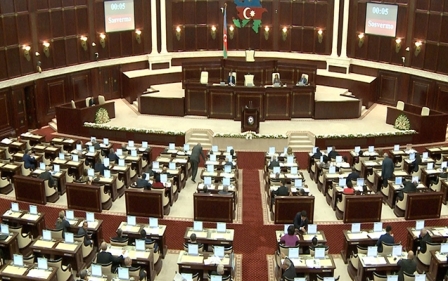 Hakim partiya qadın deputatlarının sayını artırmaq istəyir - AÇIQLAMA