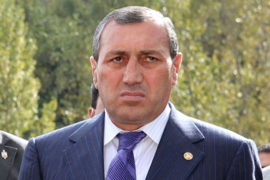 Ermənistanda qubernatora sui-qəsd edildi
