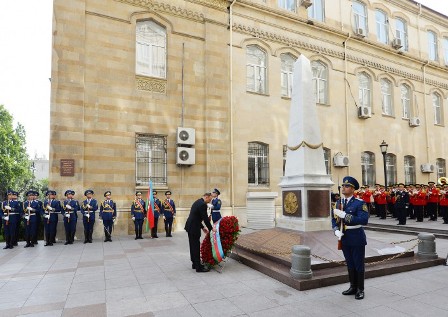 Prezident AXC abidəsini ziyarət etdi - FOTO 