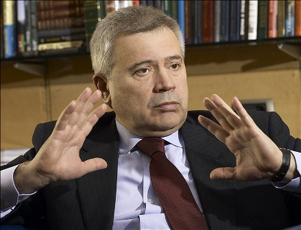 Azərbaycanlı milyarder Rusiya klubuna 60 milyon dollar xərcləyir