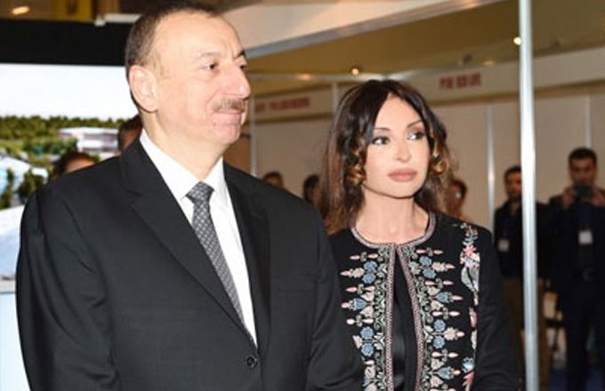 Prezident və xanımı “Bakı 2015”-in baş ofisində olub