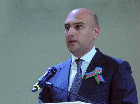 “Bayraq Meydanının eks-rəisi anasının erməni olduğunu boynuna almır”
