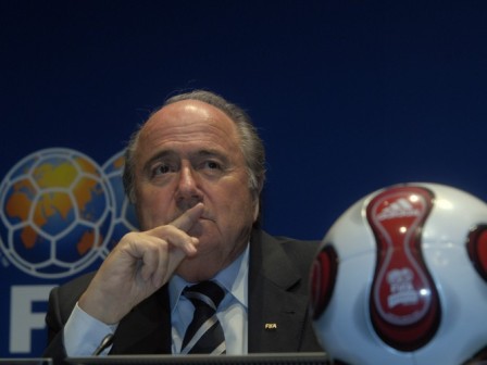 Yozef Blatter FİFA-nın prezidentiliyindən istefa verib
