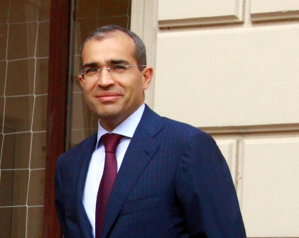Təhsil naziri internatları ləğv edir