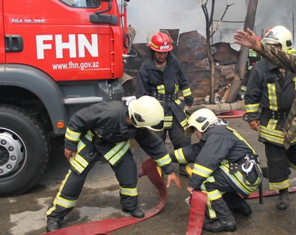 “Karvan” ticarət mərkəzində yanğın baş verməyib - FHN təkzib etdi