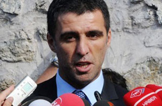 Hakan Şükür deputat seçilə bilməməyindən yazdı