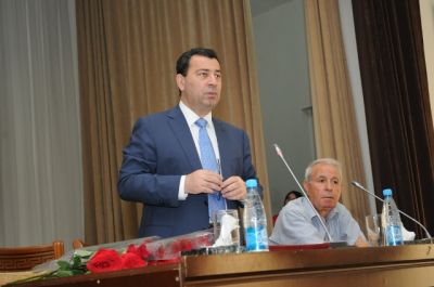 Azərbaycanda universitet müəllimlərinin əməkhaqları artırıldı