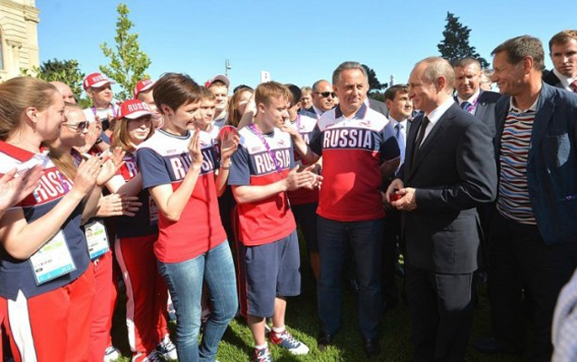 Putin Bakıda “Atletlər Kəndi”ndə - FOTO