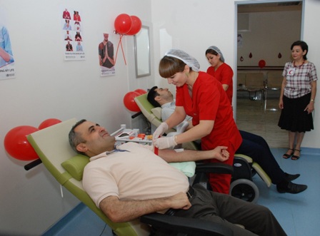 ATU-da könüllü donorlar qan veriblər 