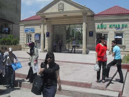 Təhsil Nazirliyi qapadılan universitetin tələbələri haqda SİYAHI açıqladı