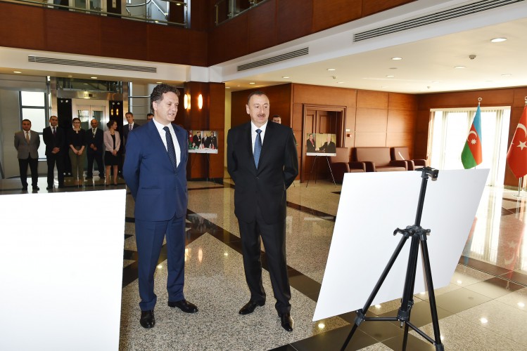 İlham Əliyev Dəmirəllə bağlı xatirə kitabına yazdı - FOTO