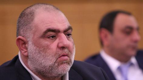 Erməni deputat “qanuni oğru” olan qohumundan danışdı: “Ondan necə imtina edim?”