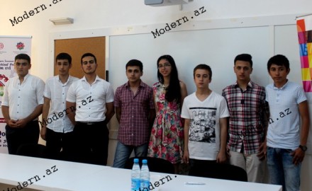 700 bal toplayan tələbələr 1-ci kursda necə oxudular?