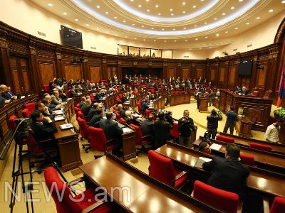 Ter-Petrosyanın tərəfdarları parlamentin iclasını tərk etdilər