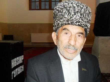 Hacı Əbdül Həccə gedib, içki içənləri şallaqlayıb 