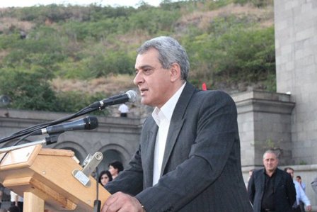 Keçmiş nazirdən Sərkisyana İTTİHAM: “Ermənistanın statusunu ağırlaşdırdın” 
